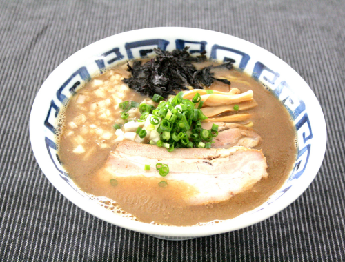 鬼煮干し鶏白湯ラーメン